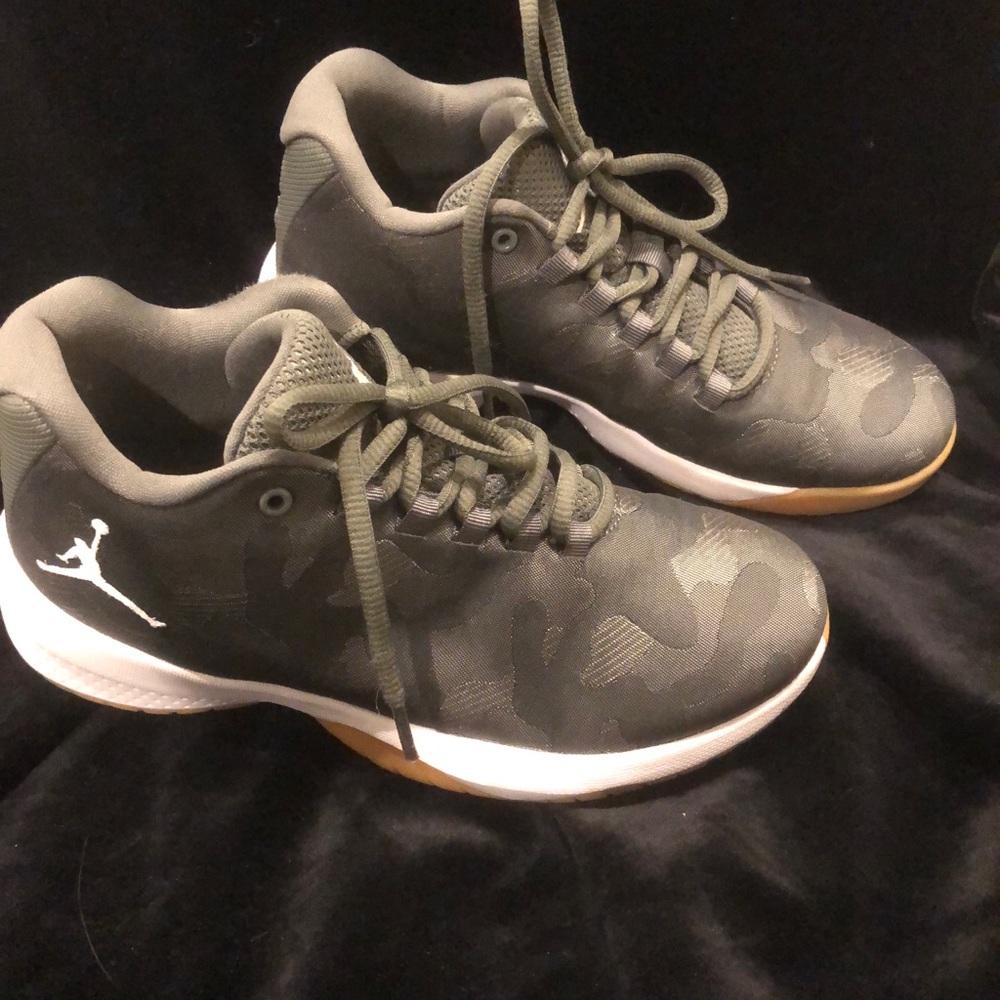 Jordan Tennis Shoes size 4.5 Youth